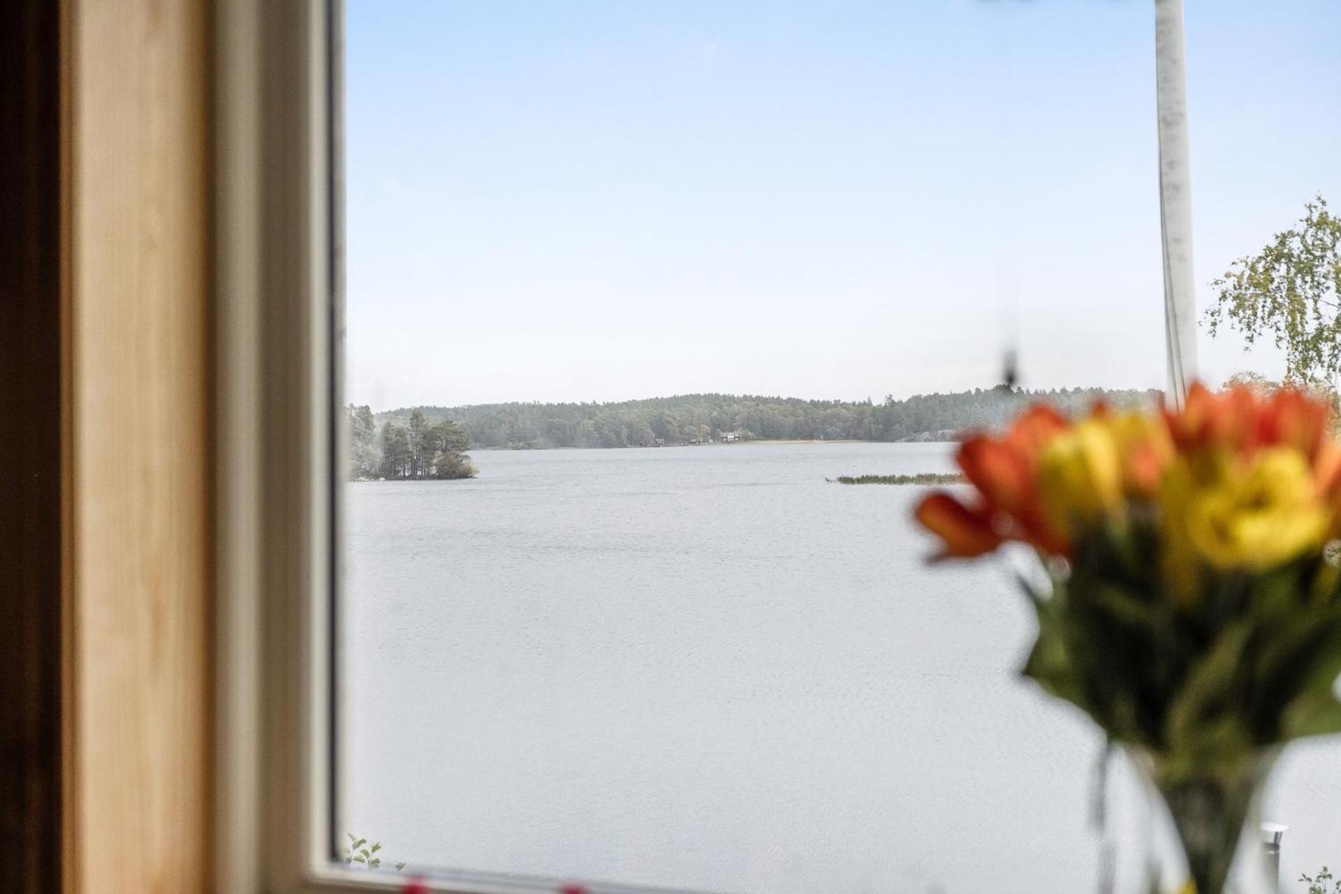 Unique Cottage With A View Of Malaren, Мариефред Экстерьер фото